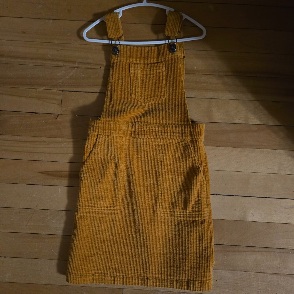 Girls suspender skirt